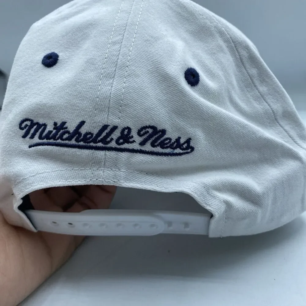 Michigan Wolverines Mitchell & Ness Hat Pro Crown Snapback White Blue NCAA NWOT